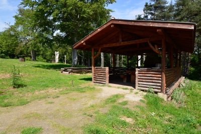 Пещта пред хижата